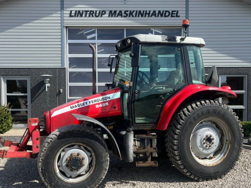 Massey Ferguson 5435 Stepnoose med frontlift