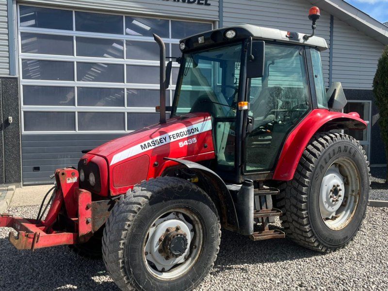 Massey Ferguson 5435 Stepnoose med frontlift