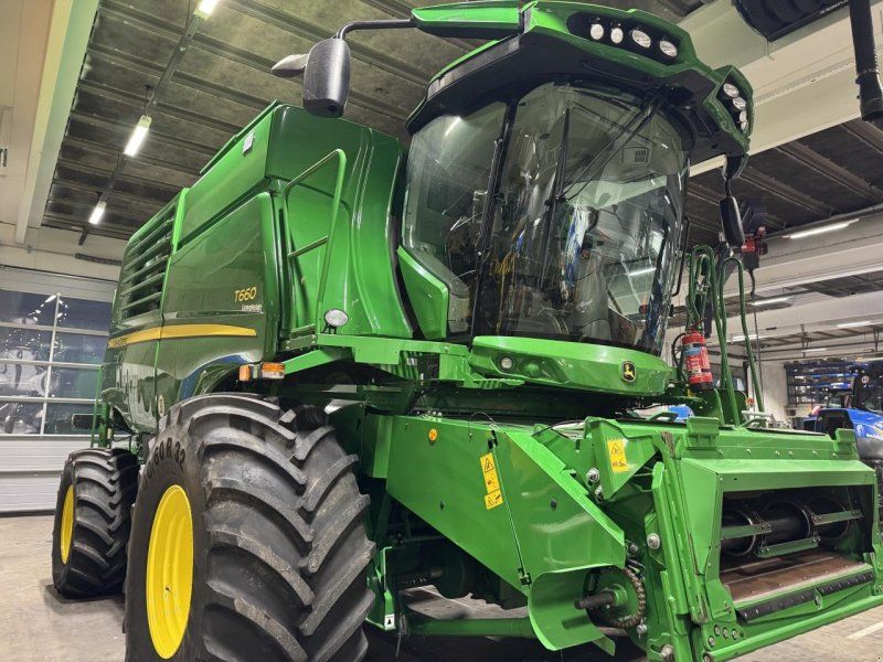 John Deere T660