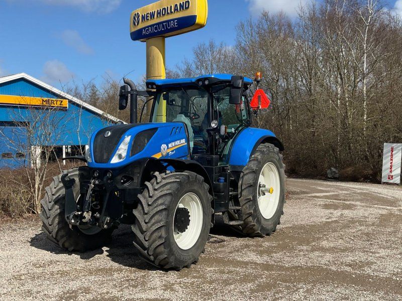 New Holland T7.215S