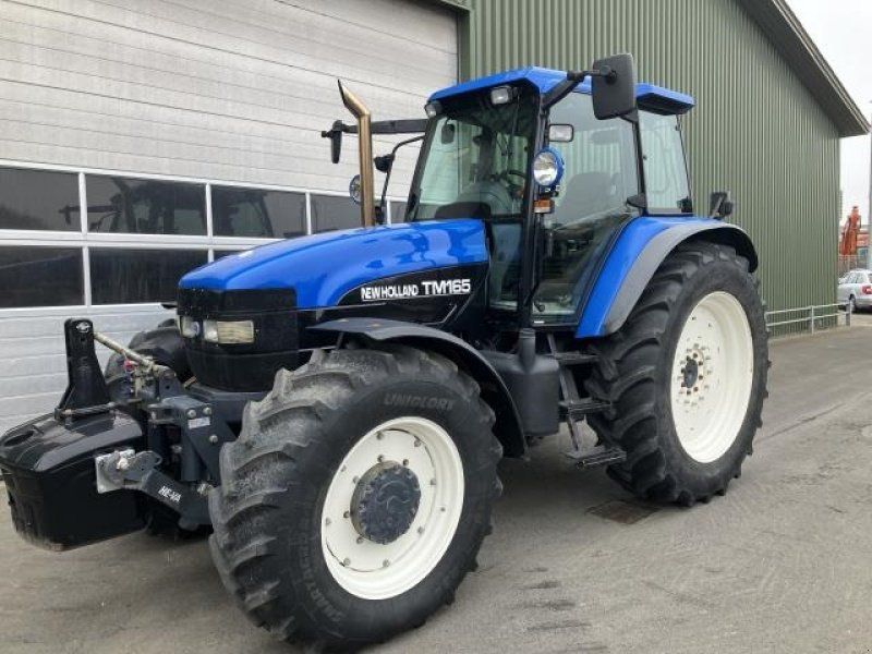 New Holland TM 165