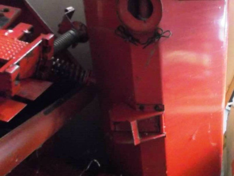 Becker 4x Düngertank mit je zwei Ausläufen