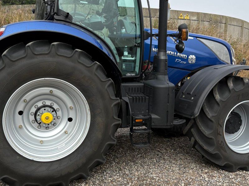 New Holland T7.270 AC BLUEPOWER Med RTK GPS