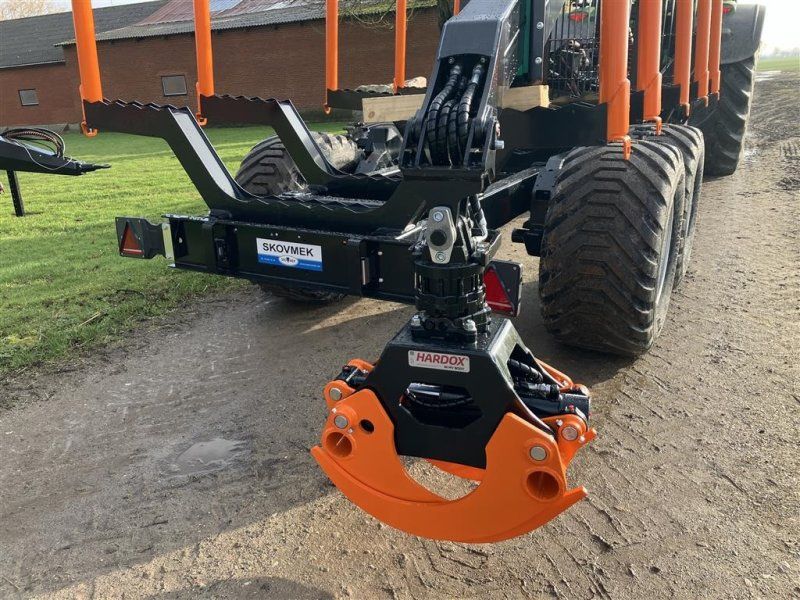 BMF 17 t. skovvogn med 9 m. kran