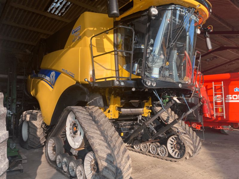 New Holland CR 8.80 SMARTTRAX