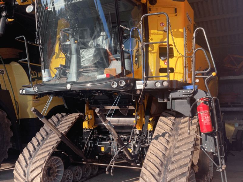 New Holland CR 8.80 SMARTTRAX