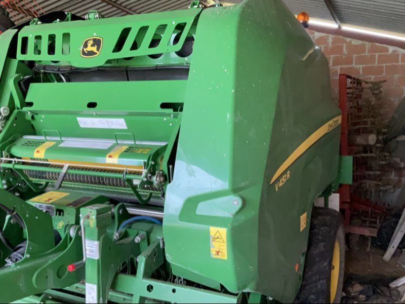 John Deere V451 R