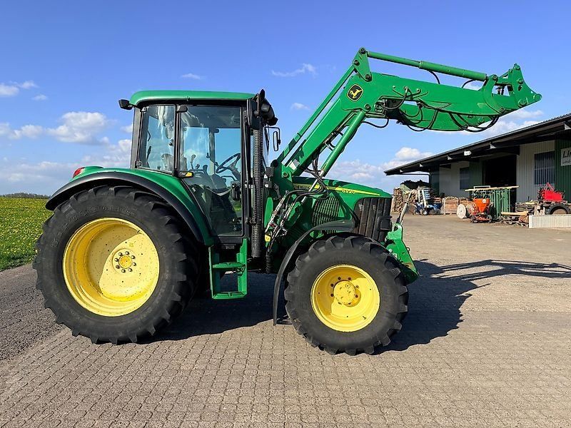 John Deere 6220