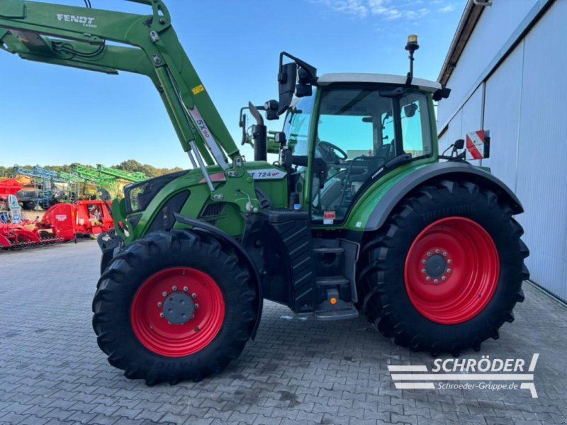 Fendt 724 S4 + CARGO 5X/90 DW