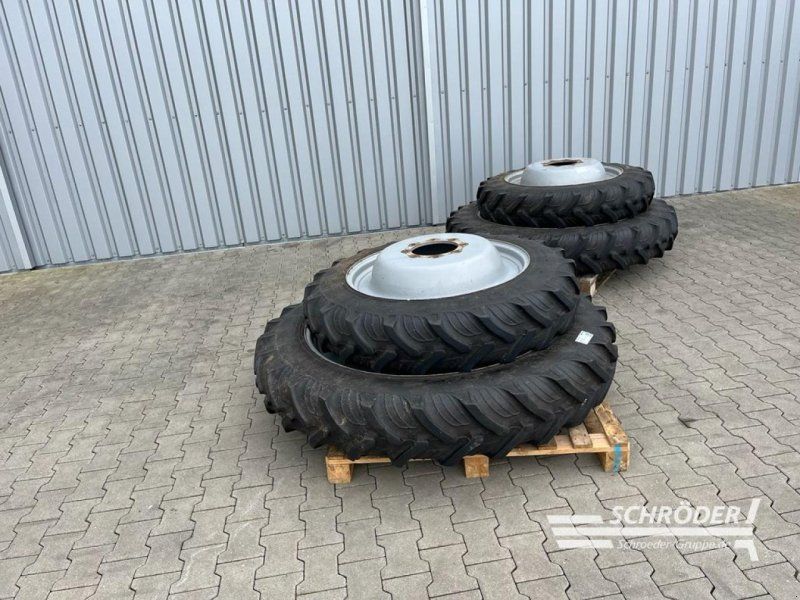 Massey Ferguson 270/95 R32 + 300/95 R46 TAURUS