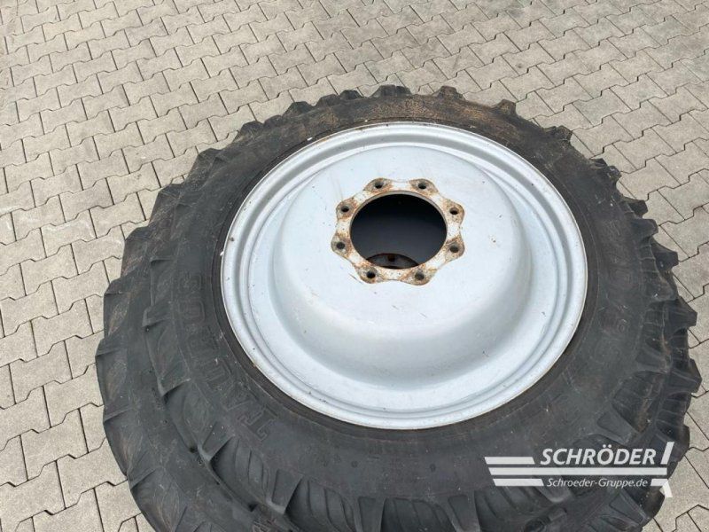 Massey Ferguson 270/95 R32 + 300/95 R46 TAURUS