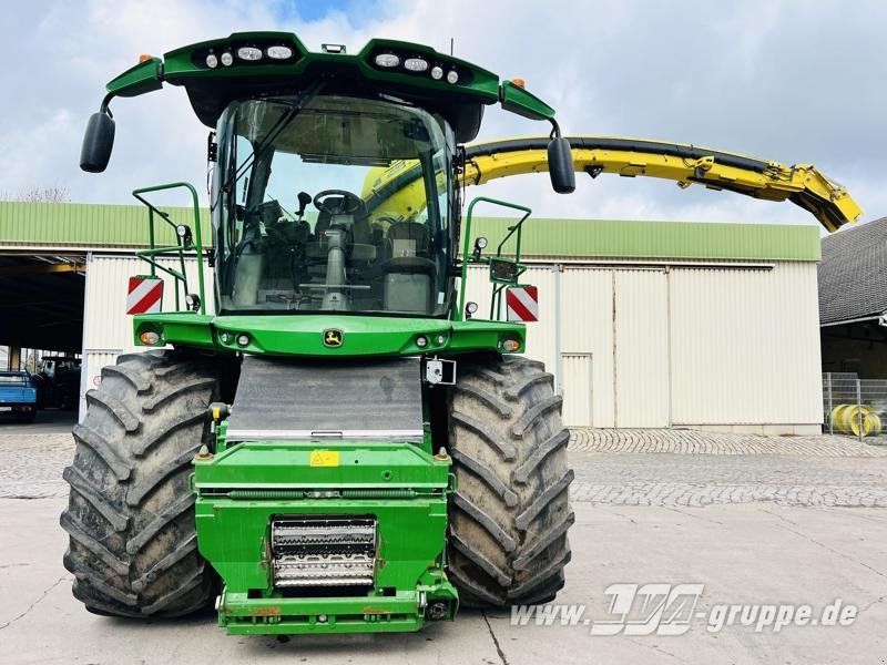 John Deere 8300