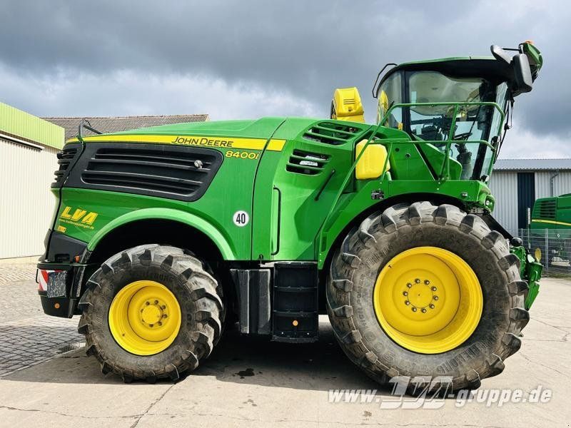 John Deere 8300