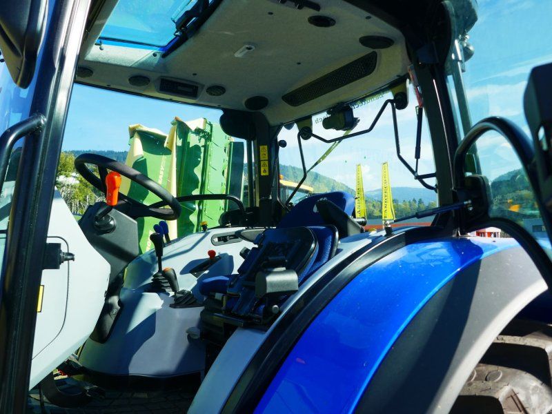 New Holland T5.90S Powershuttle