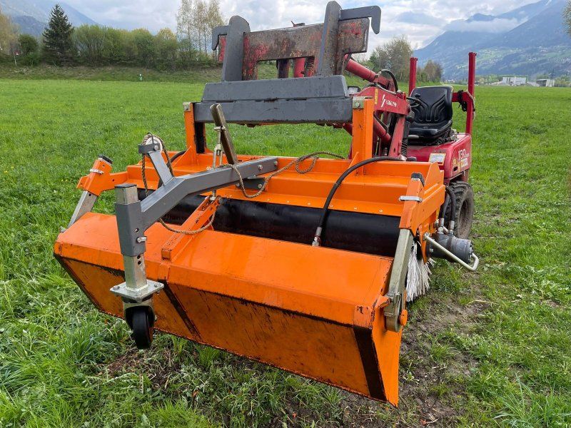 Bema Kehrmaschine 20 / 1550 mit Weidemann MV