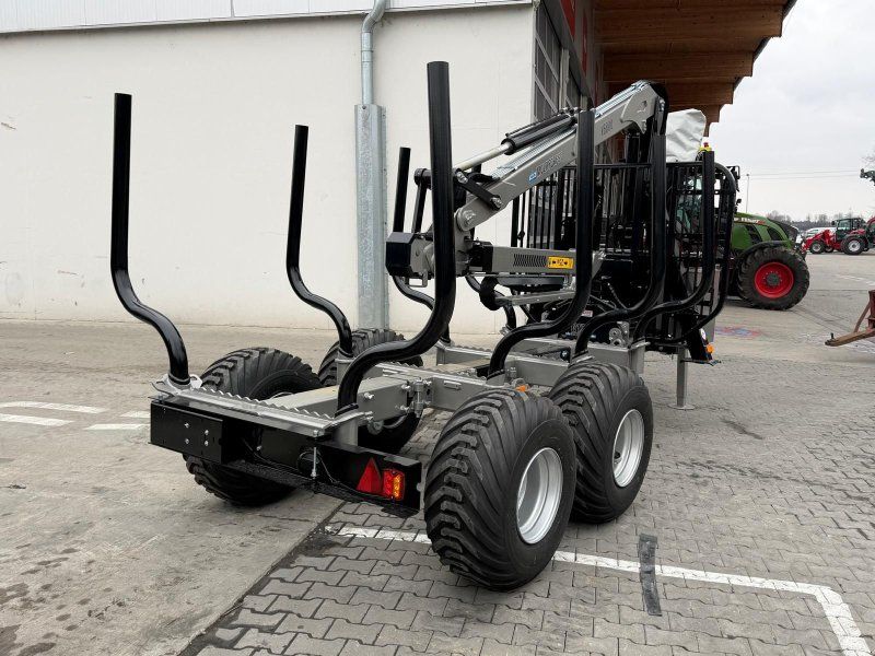 Multiforest MF 950 mit Kran V 6800