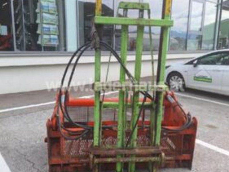 Siloschneidzange mit Hubgerüst