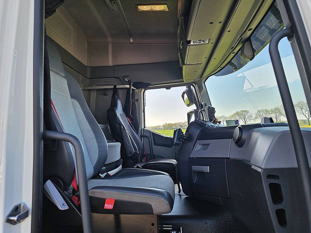 RENAULT T 460 6x2 steeraxle lift