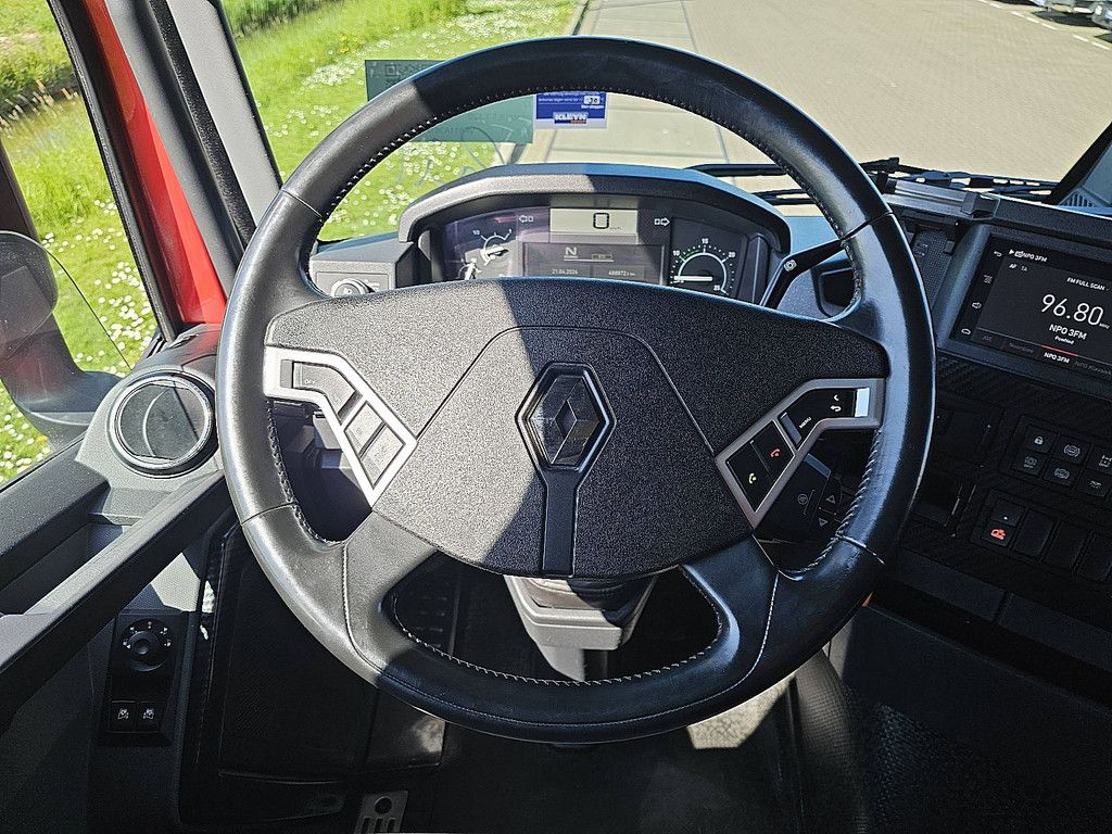 RENAULT T 520
