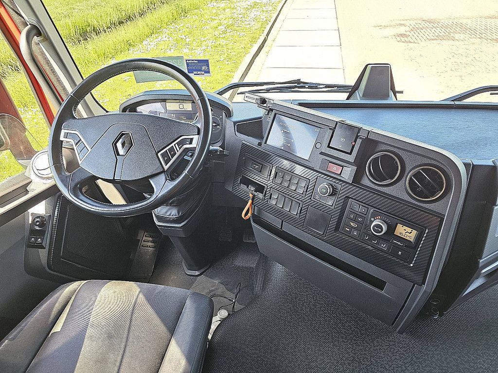 RENAULT T 520