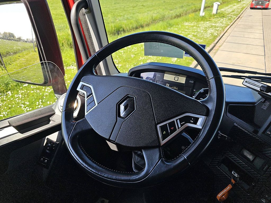 RENAULT T 520
