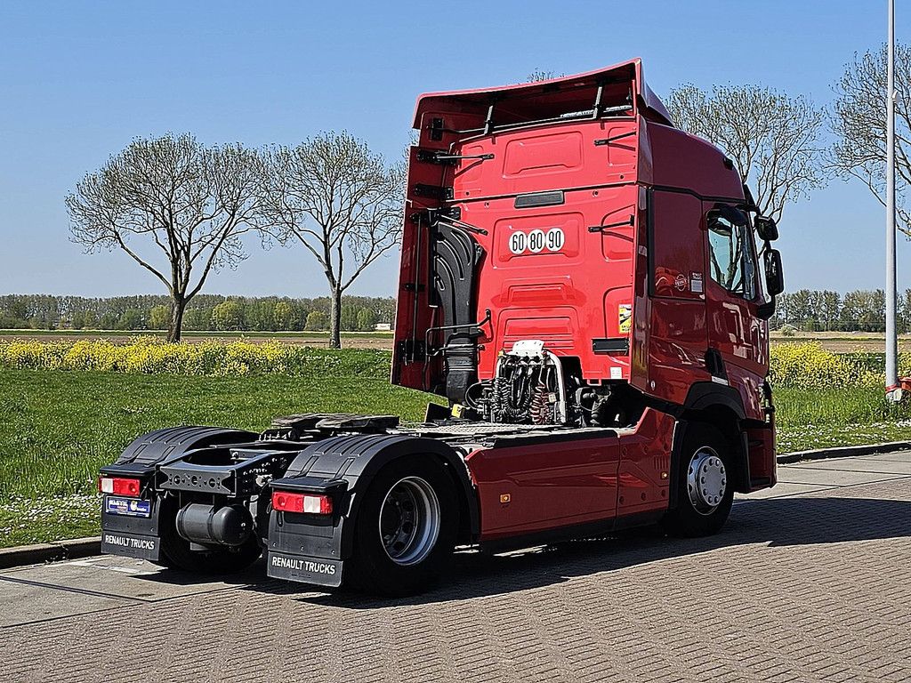 RENAULT T 520