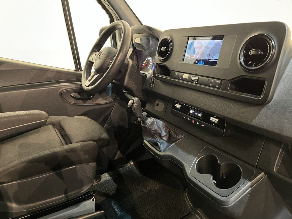 Mercedes-Benz Sprinter 311 CDI L2H2 RWD / Euro 6 / Servicebus / Bott inrichting / 220V / Airco / Oprijplaat / Compressor / CarPlay / Camera