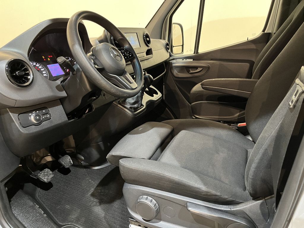 Mercedes-Benz Sprinter 311 CDI L2H2 RWD / Euro 6 / Servicebus / Bott inrichting / 220V / Airco / Oprijplaat / Compressor / CarPlay / Camera