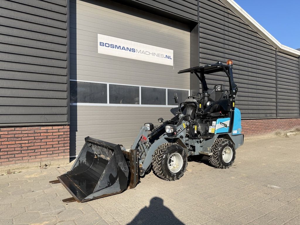 Giant G1500 X-TRA minishovel / kniklader 2024 430 uur