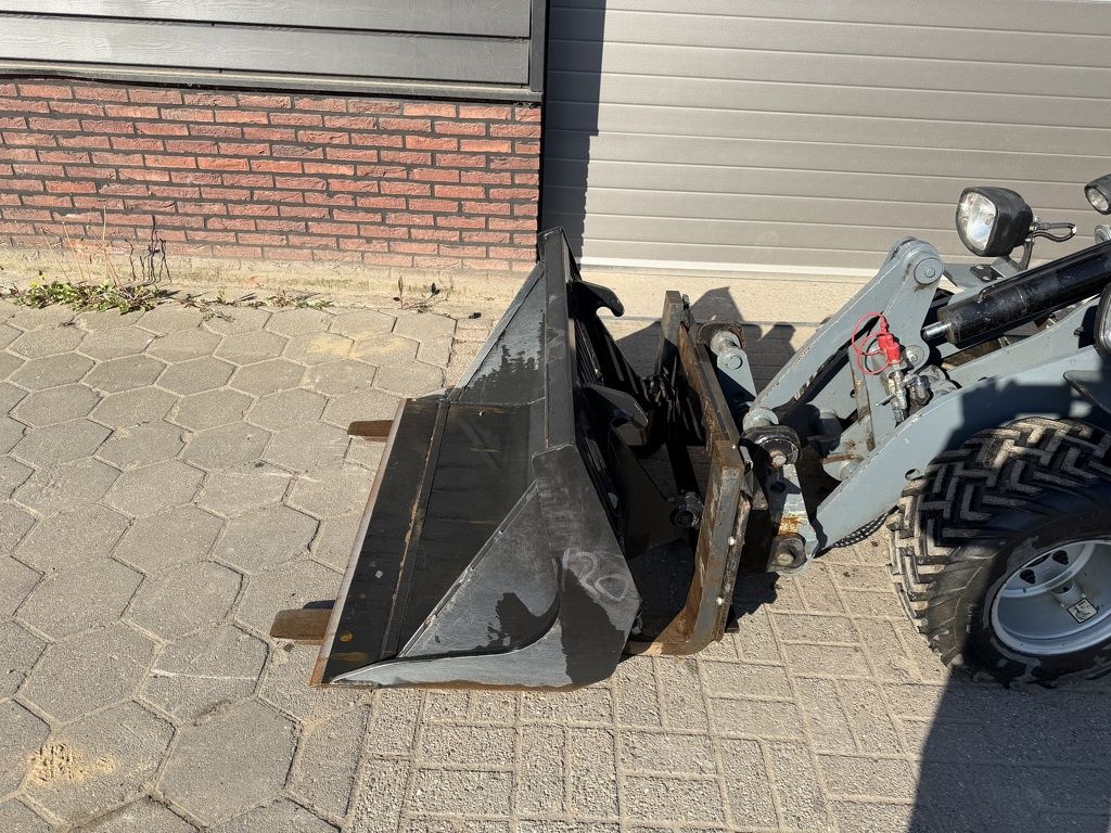 Giant G1500 X-TRA minishovel / kniklader 2024 430 uur