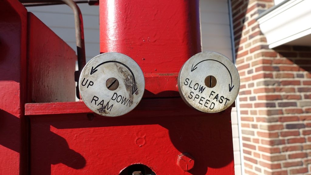 Nugier H60-7S 60 ton hydraulische pers