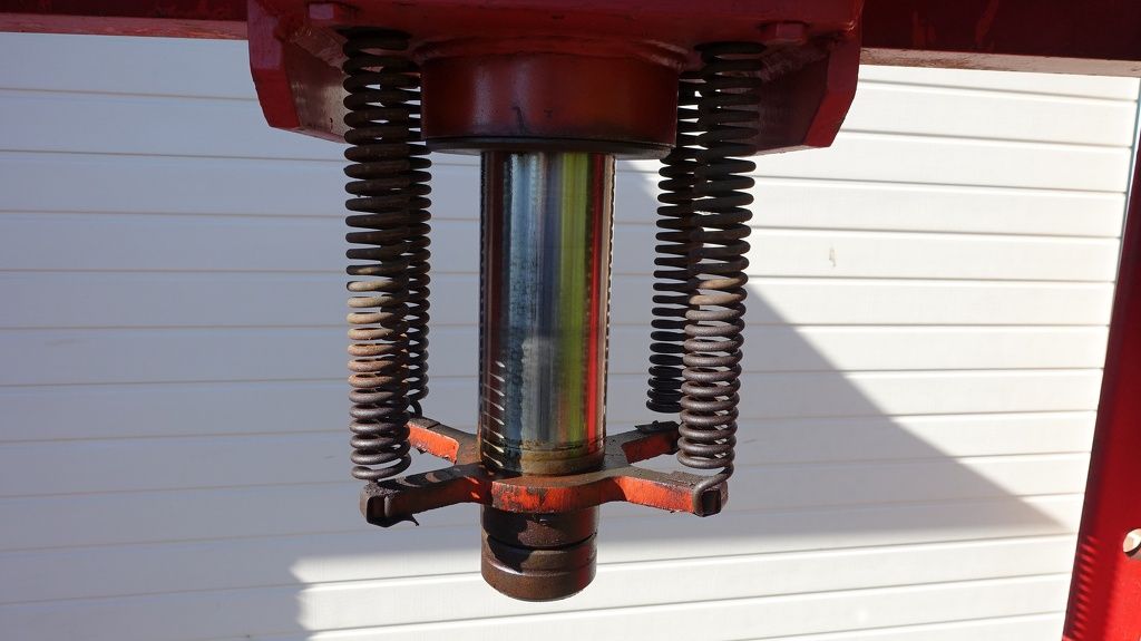 Nugier H60-7S 60 ton hydraulische pers