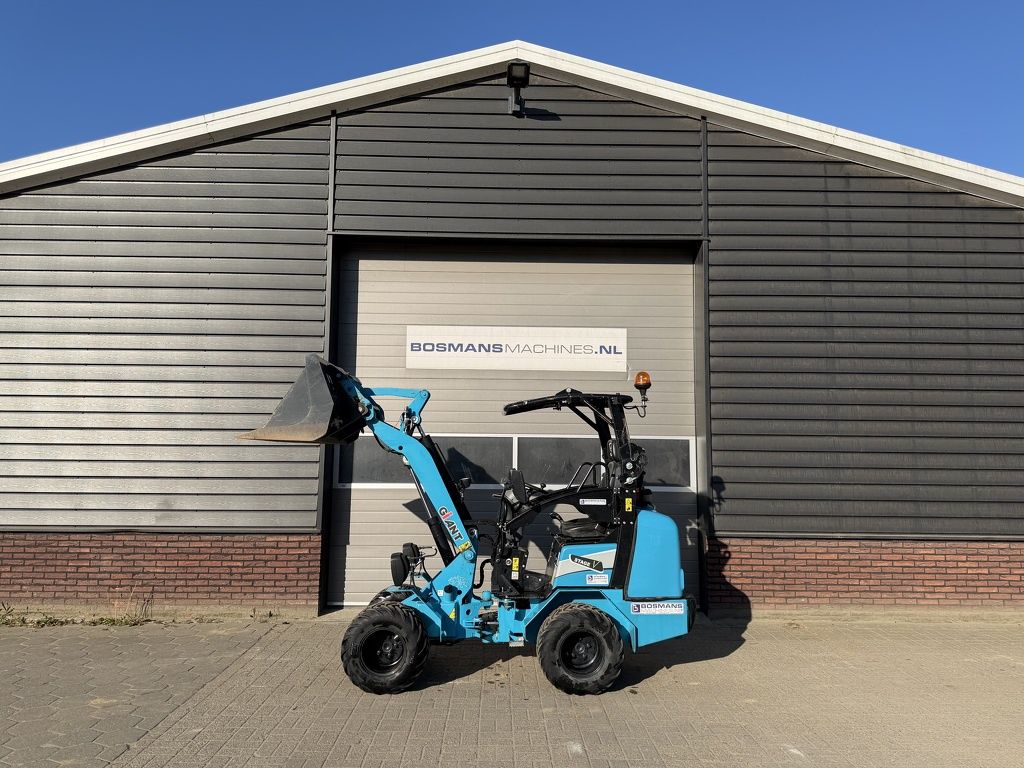 Giant G1500 X-TRA minishovel MIAMI blue 2024