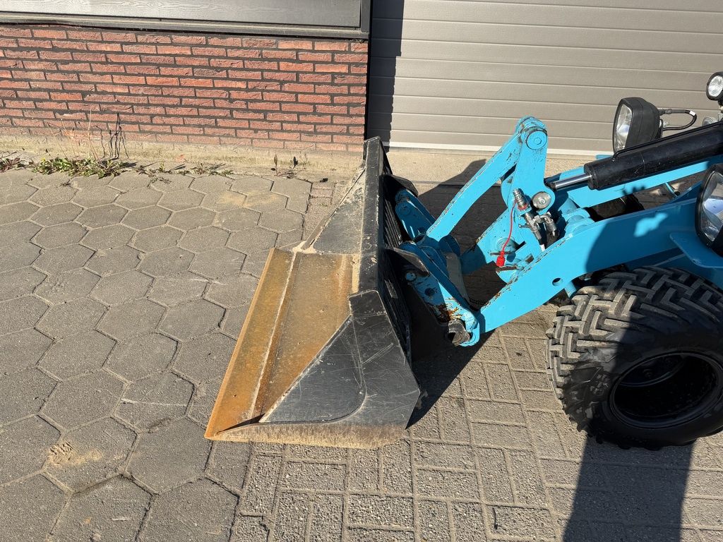 Giant G1500 X-TRA minishovel MIAMI blue 2024