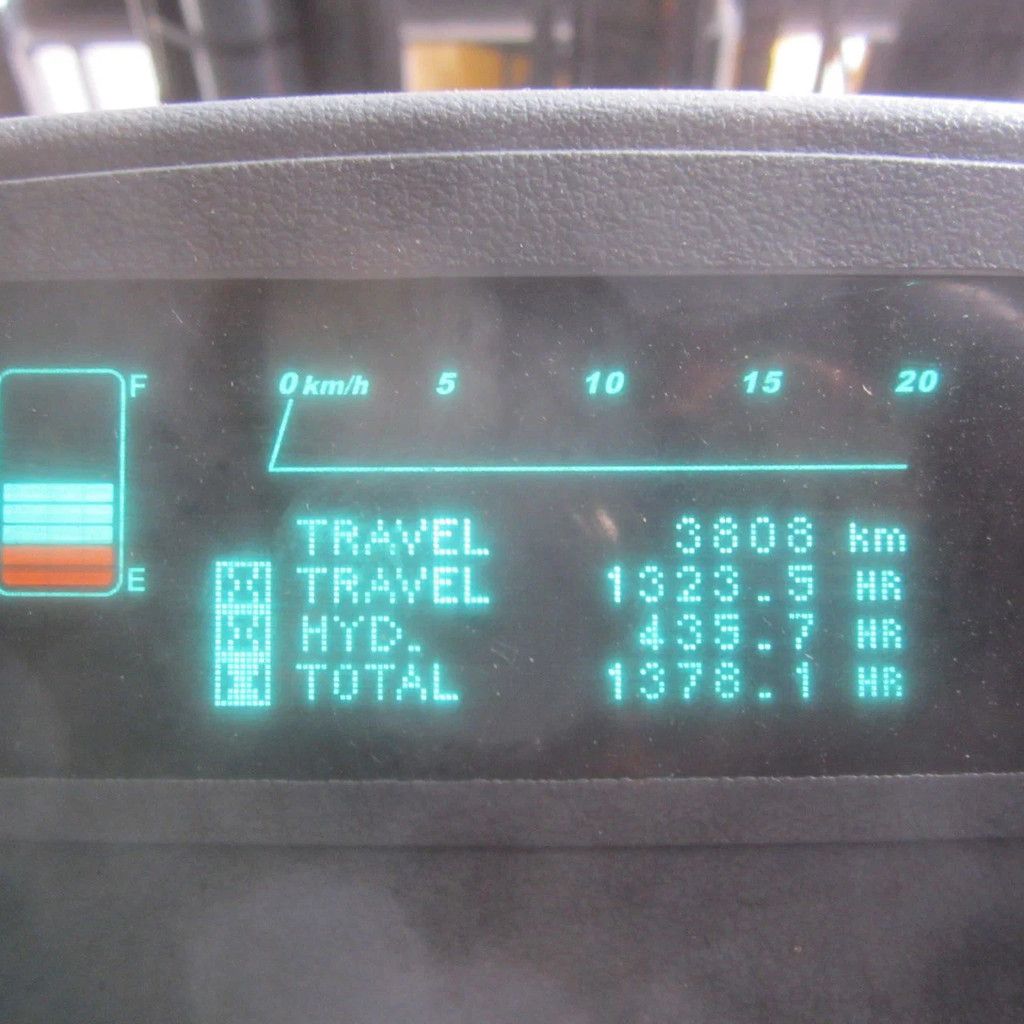 Nichiyu Heftruck FPC25PN, elek., triplex, side shift, hydro vorkverstelling.