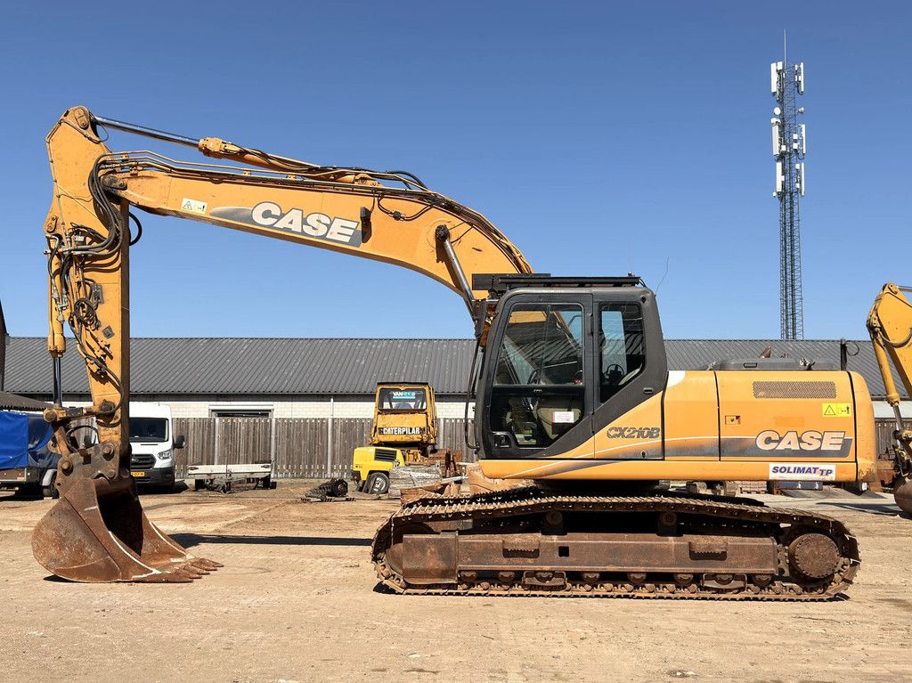 Case CX210B