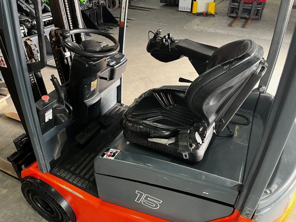 TOYOTA 7FBEST15 TRIPLOMAST, SIDESHIFT, Accu bj 2018, weinig uur.