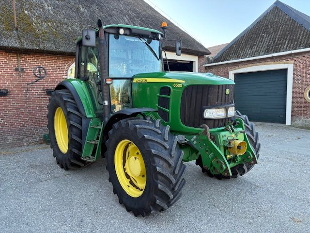 John deere 6530