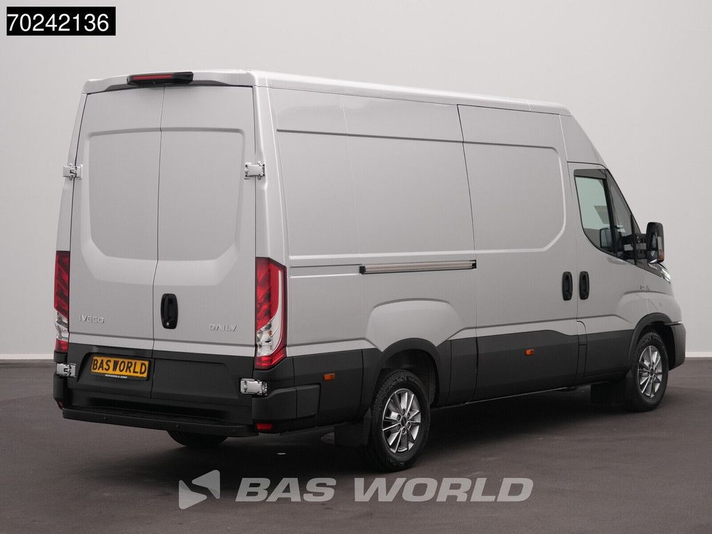 Iveco Daily 35S21 BPM VRIJ! 3.0L Automaat L2H2 210PK 2025-Model 3,5t Trekgewicht ACC LED Navi LM-Velgen Camera Euro6 L2 12m3 Klima