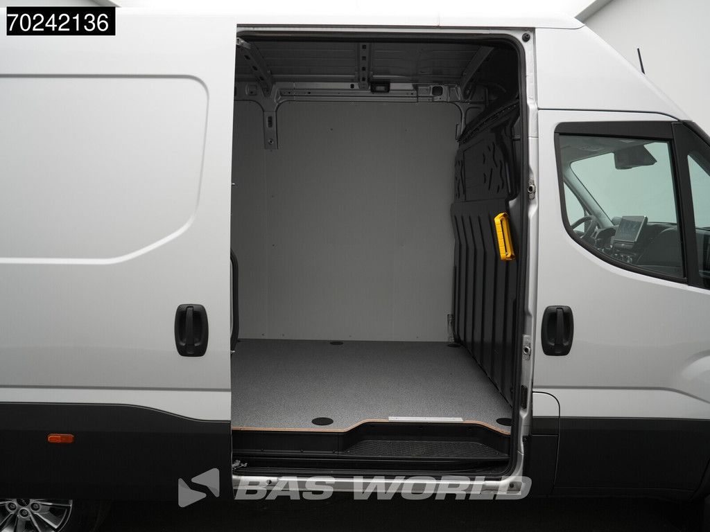 Iveco Daily 35S21 BPM VRIJ! 3.0L Automaat L2H2 210PK 2025-Model 3,5t Trekgewicht ACC LED Navi LM-Velgen Camera Euro6 L2 12m3 Klima