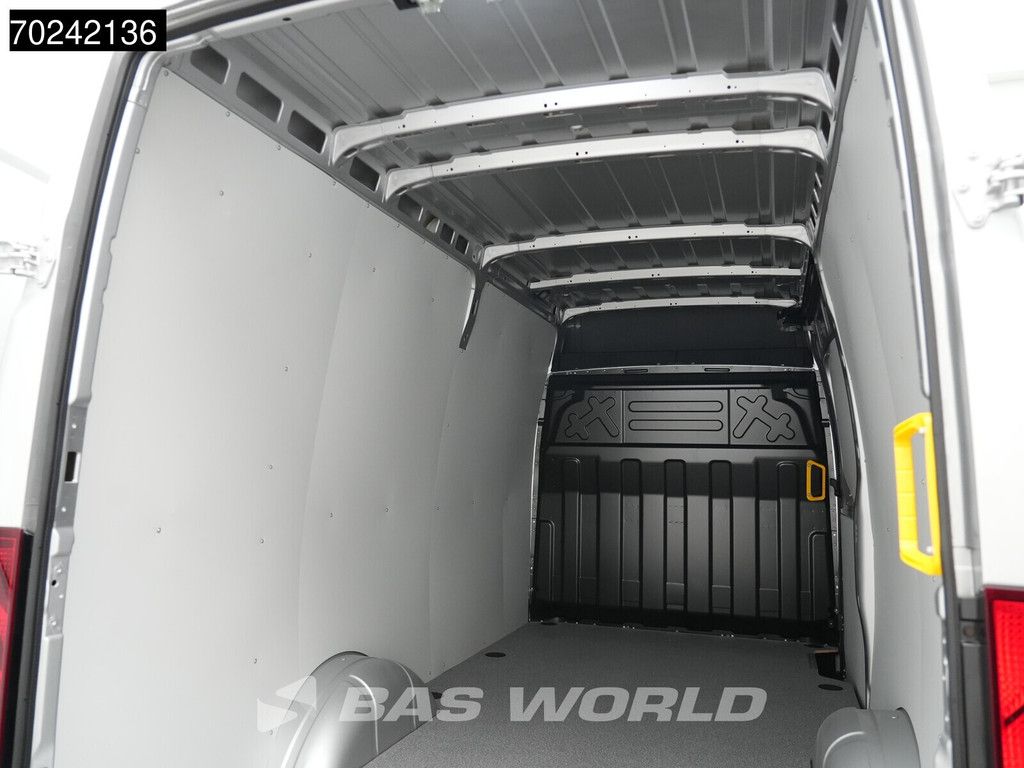 Iveco Daily 35S21 BPM VRIJ! 3.0L Automaat L2H2 210PK 2025-Model 3,5t Trekgewicht ACC LED Navi LM-Velgen Camera Euro6 L2 12m3 Klima