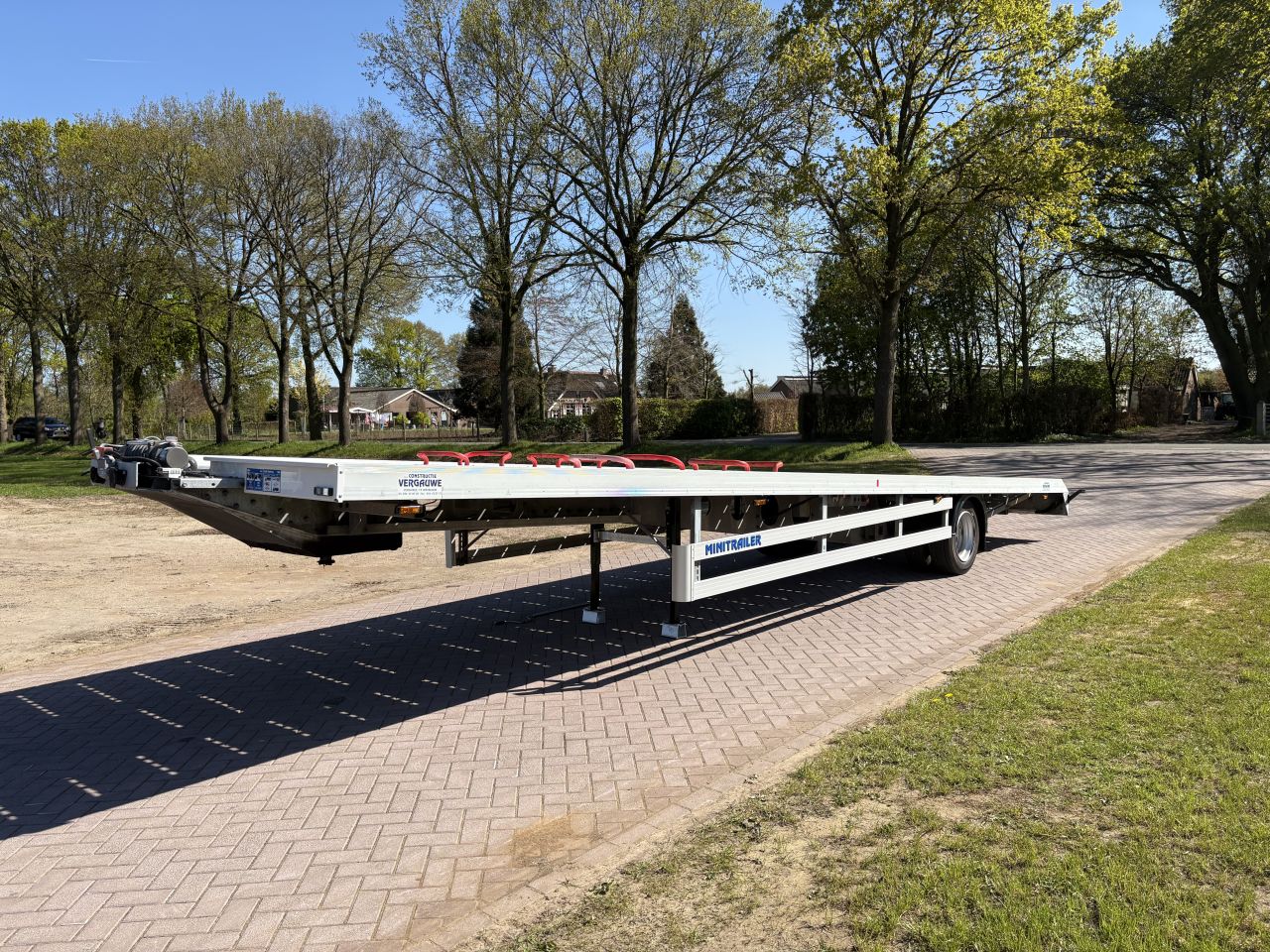 Be oplegger VF MINITRAILER ambulance auto transporter met Lier
