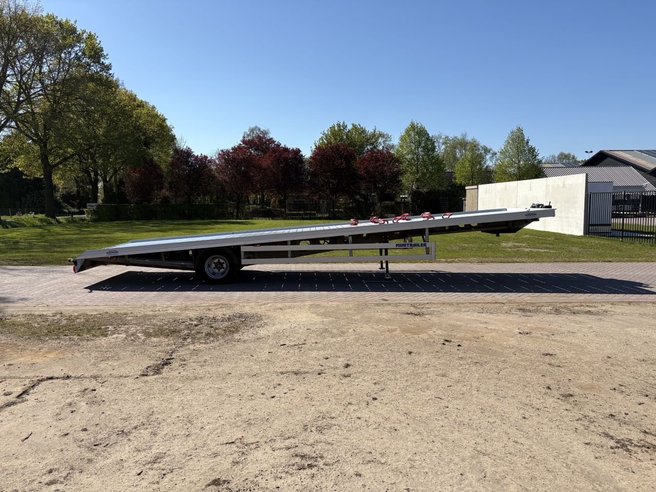 Be oplegger VF MINITRAILER ambulance auto transporter met Lier