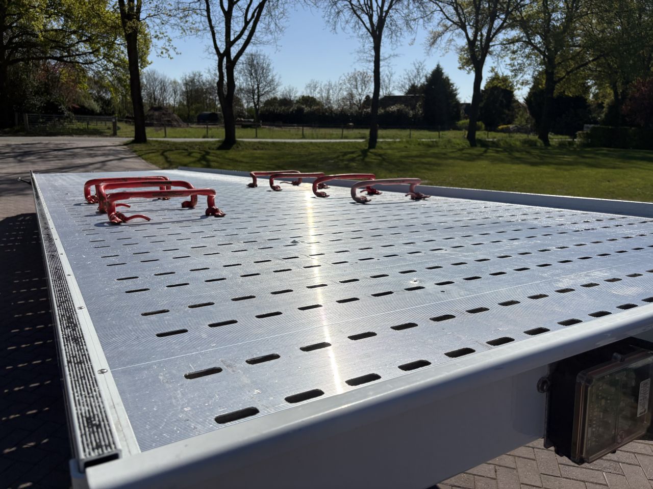 Be oplegger VF MINITRAILER ambulance auto transporter met Lier