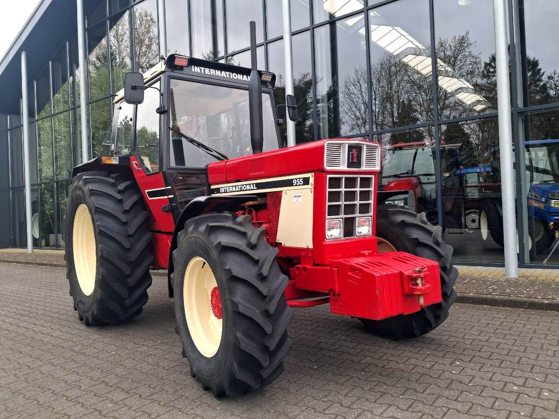 International 955