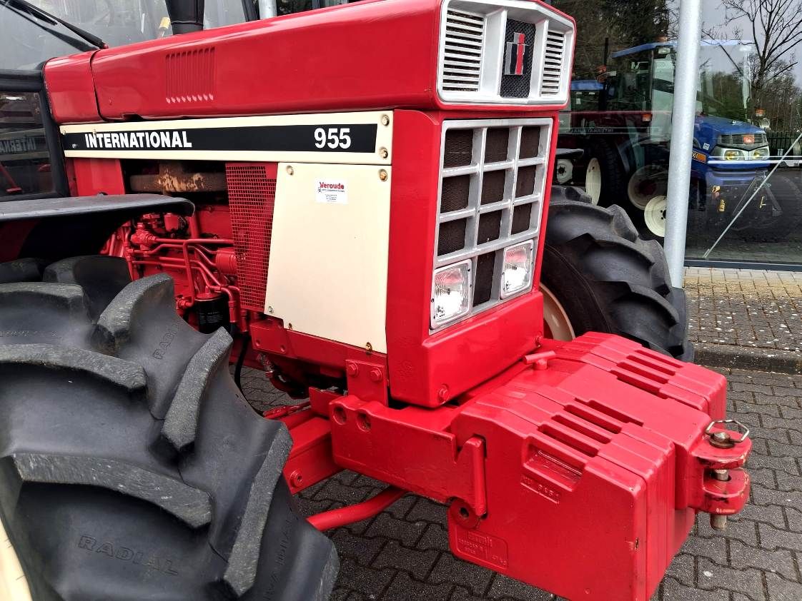 International 955