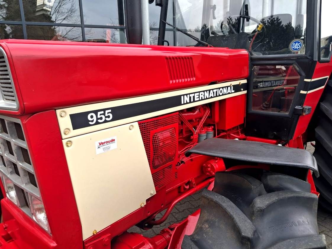 International 955