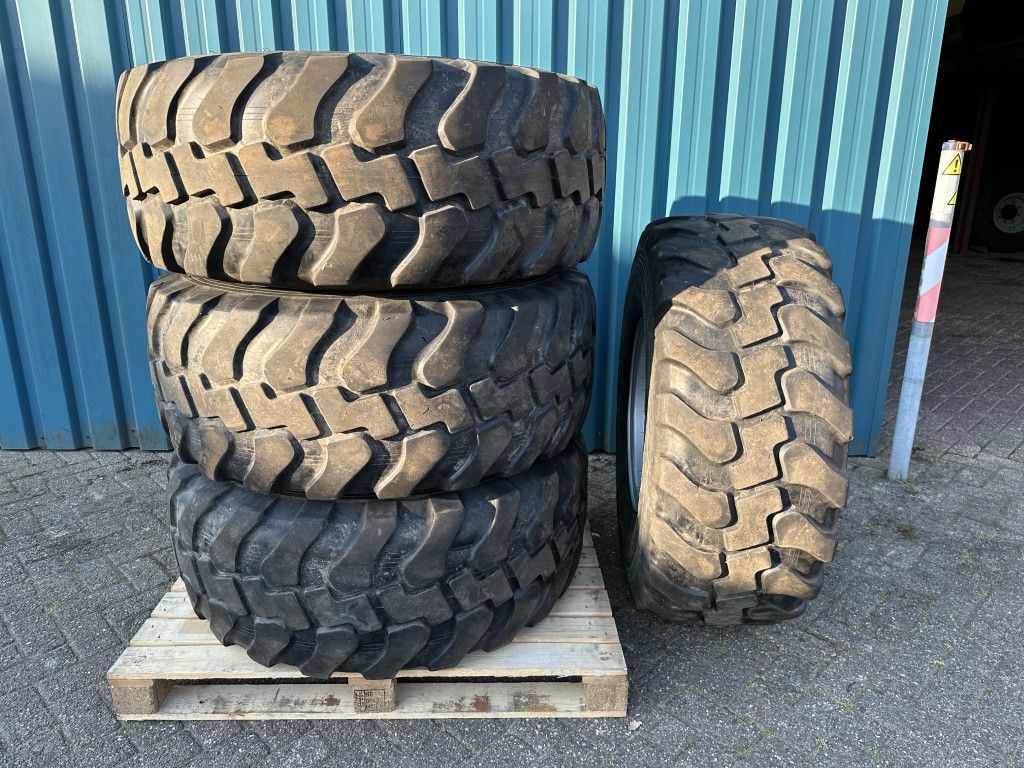 4 Velgen + band aLiance 455/70R20