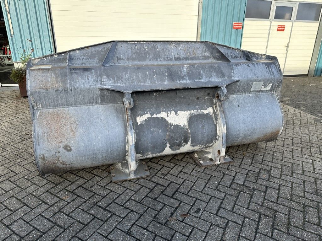 VOLVO DICHTE BAK 2650 BREED