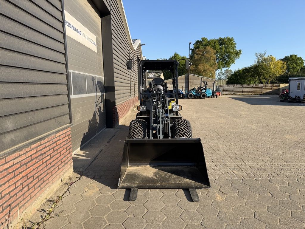 Giant G2700 X-TRA HD+ shovel / kniklader NIEUW budget